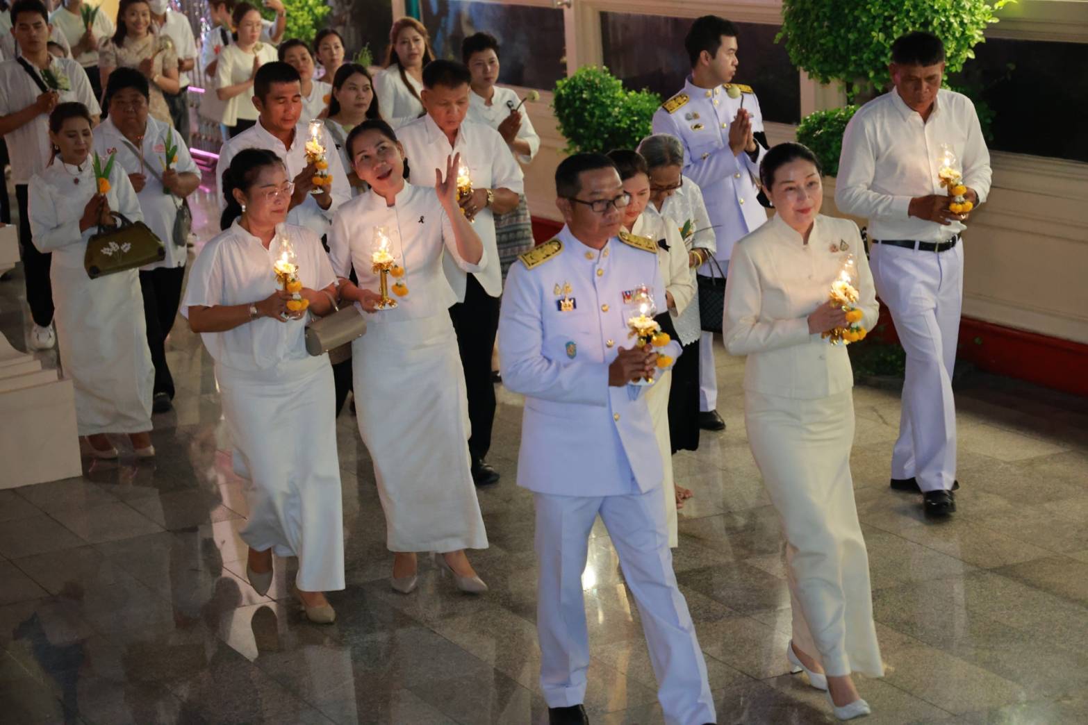 title - ปฏิรูปที่ดินจังหวัดเพชรบุรี พร้อมด้วย เจ้าหน้าที่ ส.ป.ก.เพชรบุรี ร่วมพิธีเจริญพระพุทธมนต์และเวียนเทียน เนื่องในสัปดาห์ส่งเสริมพระพุทธศาสนา เทศกาลวันวิสาขบูชา วันสำคัญสากลของโลก ประจำปีพุทธศักราช 2569 ภายใต้ “โครงการ 1 ล้านดวงประทีปแห่งศรัทธา 1 ล้านความดี สืบสานมหาบารมี วิสาขบูชาโลก”